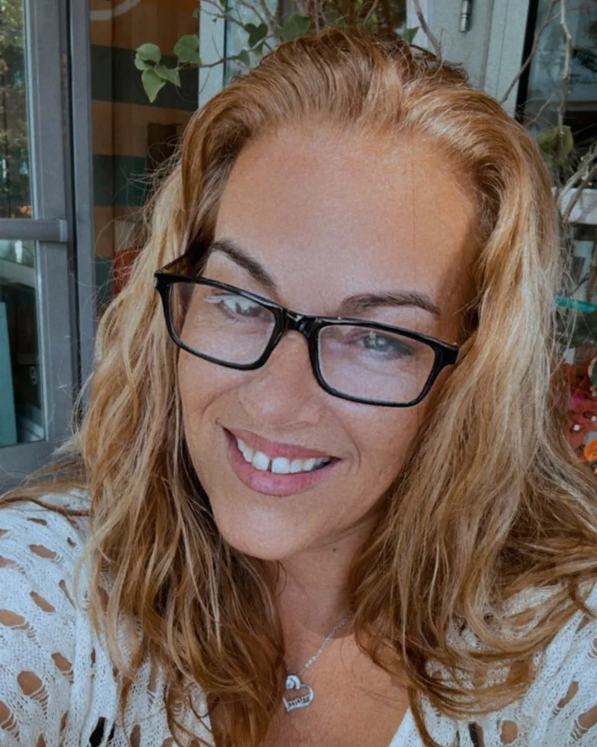 Elisa Drai, co-founder of IGLY Spatial, smiling outdoors